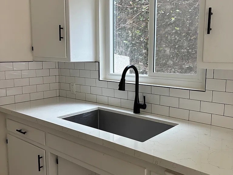 259 N Euclid Ave #1A — Photo 6