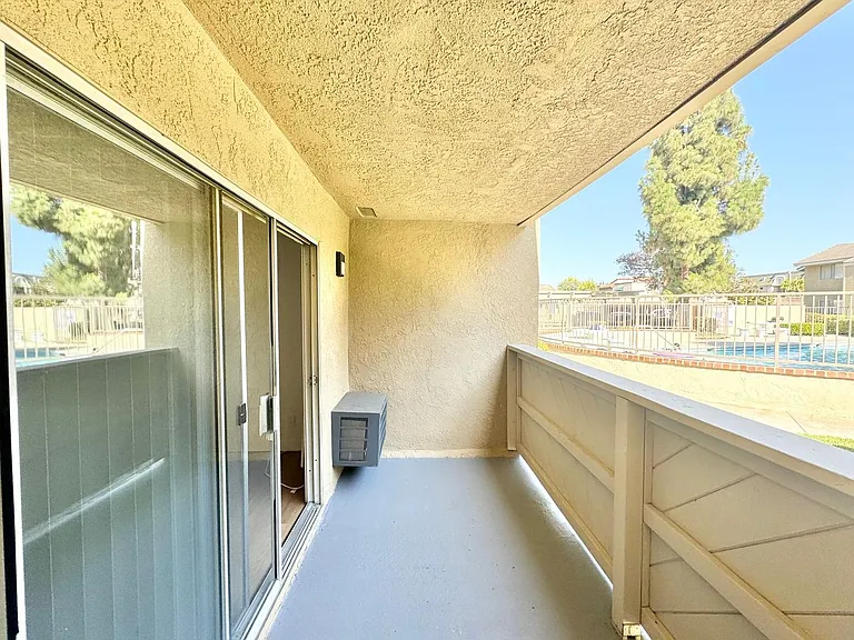 Buena Vista Apartments — Photo 6