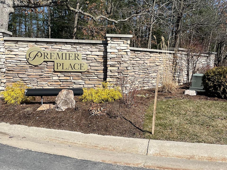 ENTRANCE TO PREMIER PLACE