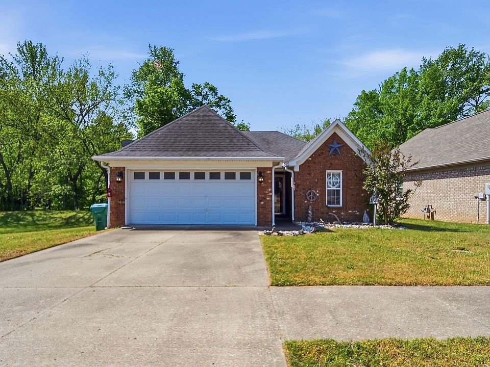 1st image of 73 Parkside Cv