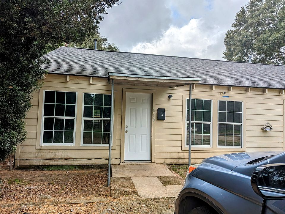 1 Bed/1 Bath duplex house