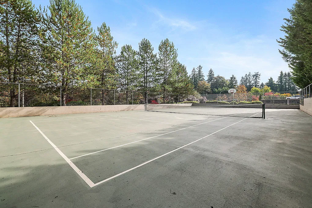 Redmond Hill — Photo 4