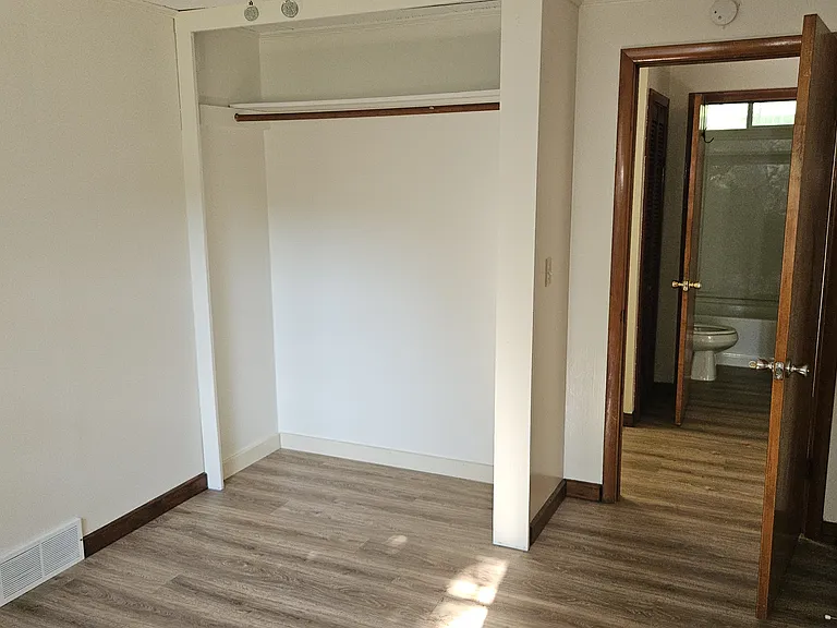 415 N Jefferson St — Photo 9