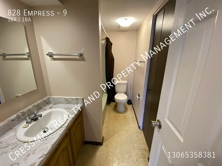 828 Empress St #9 — Photo 4