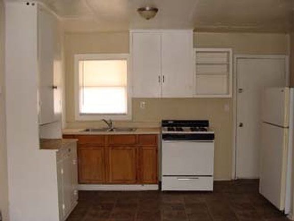 5th image of 1591 Zener St #D4