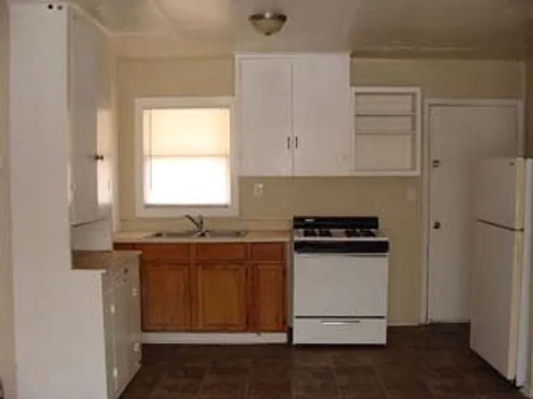 1591 Zener St — Photo 31