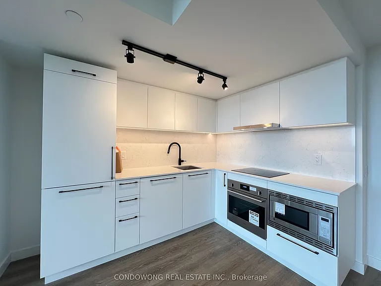 1050 Eastern Ave #609 — Photo 2