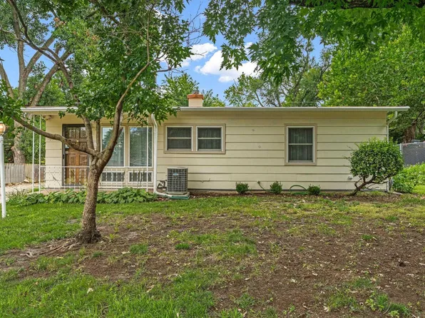 915 SW 31st Ter, Topeka, KS 66611