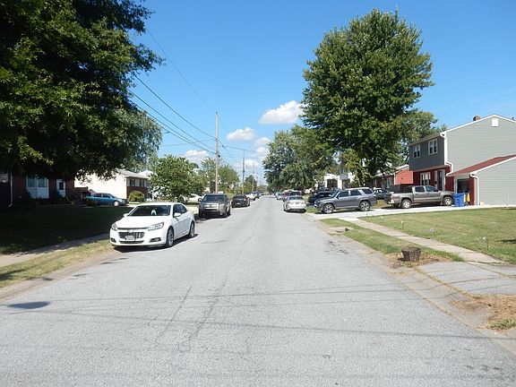 4th image of 743 W 12th St
