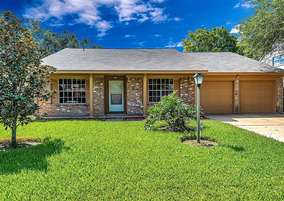 1st image of 1319 New Tree Ln