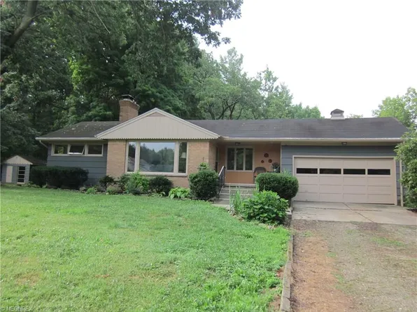 8466 Whippoorwill Rd, Ravenna, OH 44266