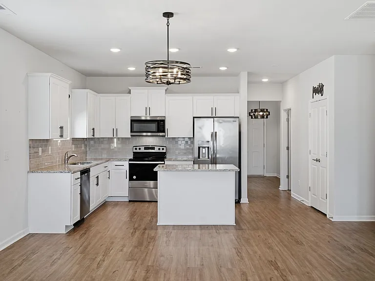 3707 Clementine Ln — Photo 9