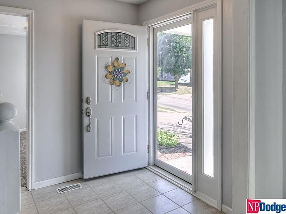 3rd image of 10424 Nebraska Ave