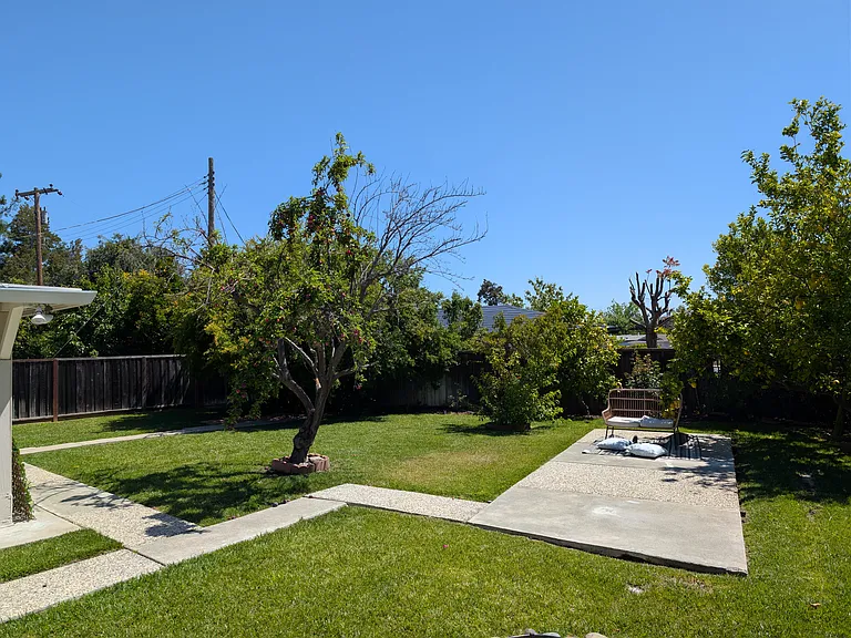 373 Dayton Ave — Photo 17