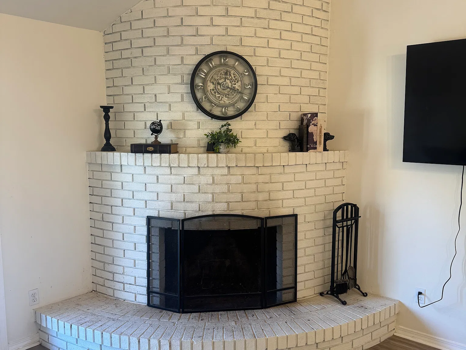 3 bed, 1800 sqft, $2,950 — Photo 4