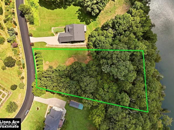5 Rock House Rd, Kodak, TN 37764