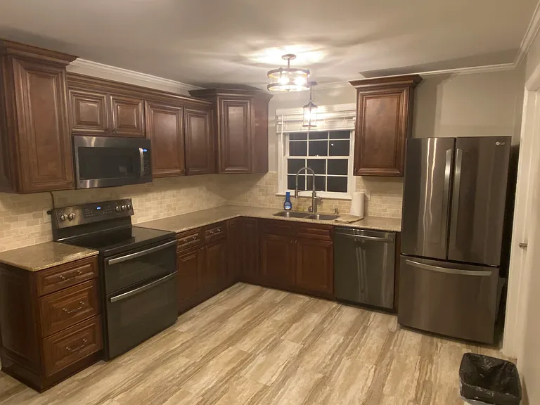 432 Cedar Hill Ln — Photo 3