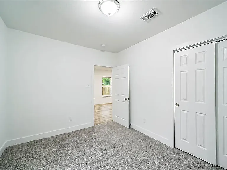 2705 Winbern St — Photo 15