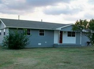 520 W Virginia St, Walters, OK 73572