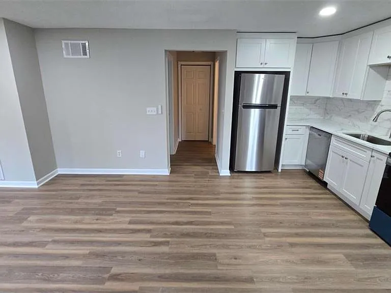 3025 Mangum Dr #B — Photo 8