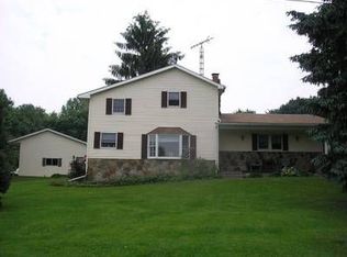 22131 Hobbs Rd, Meadville, PA 16335