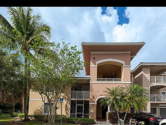 2nd image of 6556 Emerald Dunes Drive #207