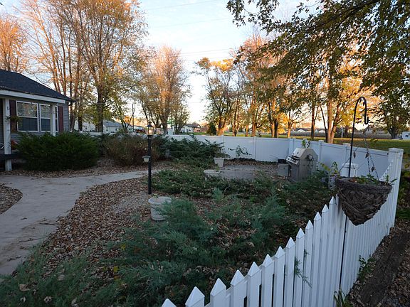 facing east towards Timberline Subdivision, I 55 is past that about 1/4 mile