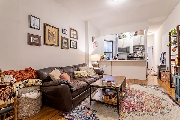 Rented by Bond New York | media 1
