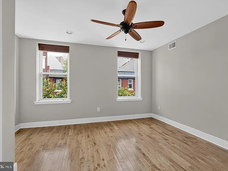 2336 W Thompson St — Photo 19