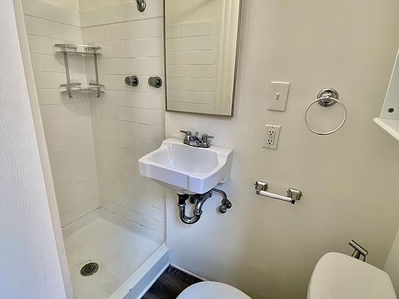 2nd image of 1720 Pacific Ave APT 21