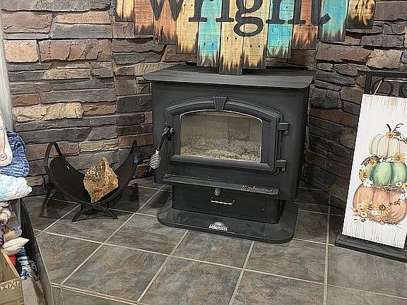 Wood burning stove