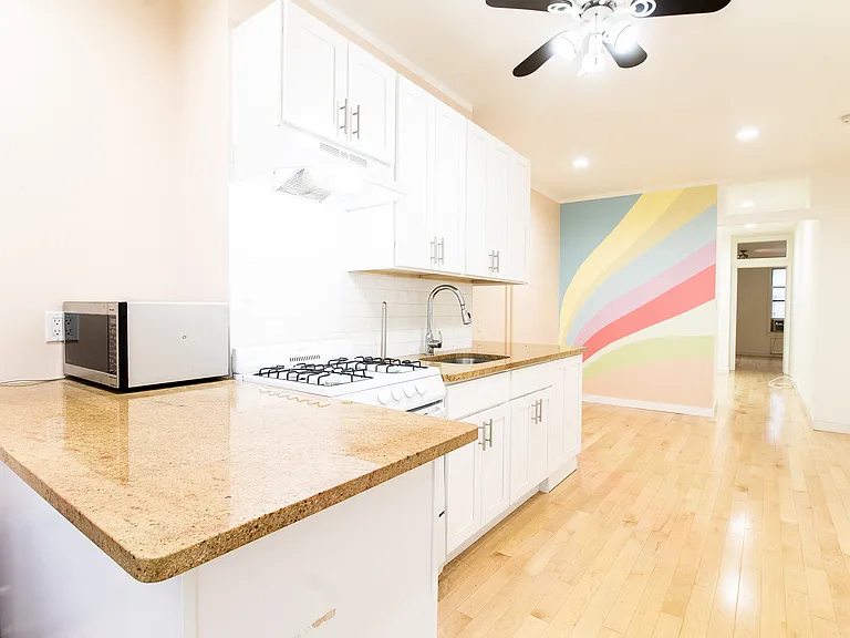 67 Jewel St #2R — Photo 1