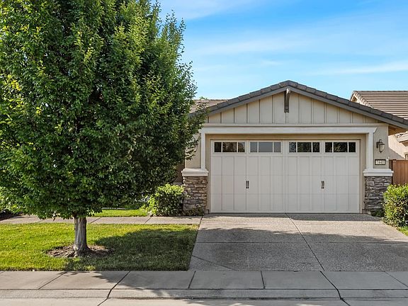 2nd image of 7441 Chatsworth Cir