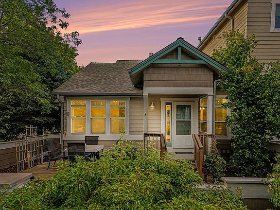 2nd image of 125 Rowena Pl