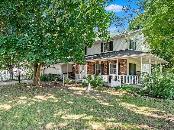 3rd image of 11819 Park Ln N