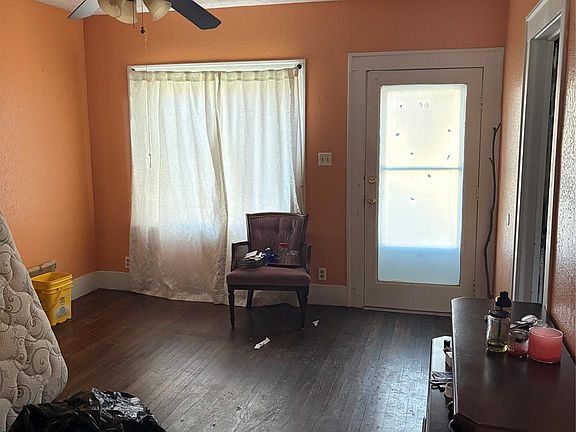 4th image of 1564 Godwin St