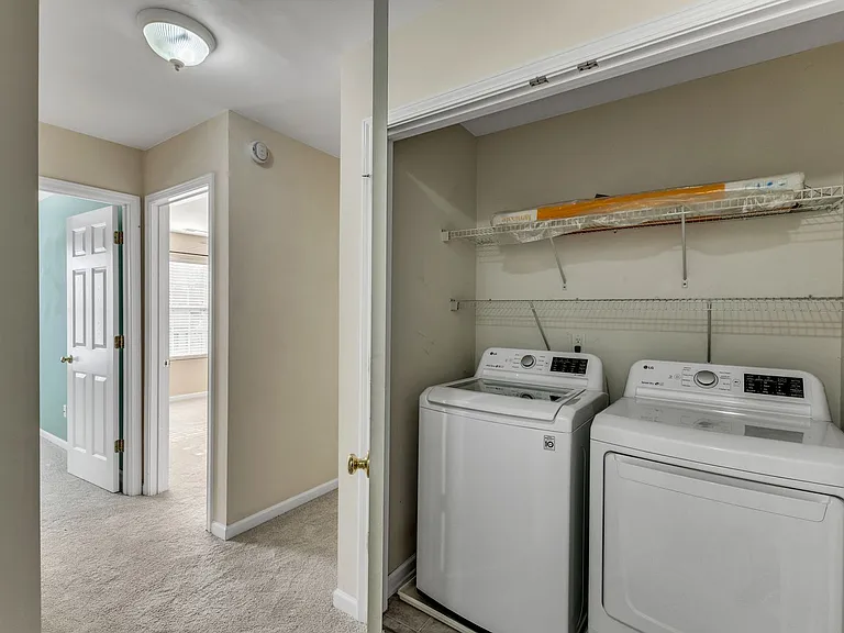 2720 Gross Ave — Photo 28