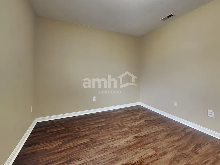 4704 Ashfield Dr — Photo 15