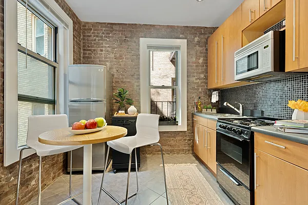 Sold by Compass | media 5