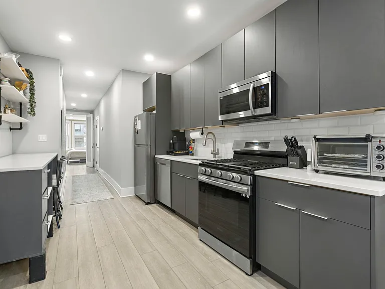 101 Zabriskie St #1 — Photo 2