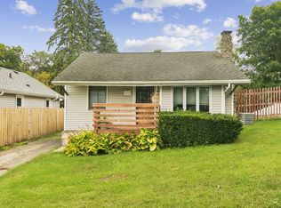 5506 E Lake Shore Dr, Wonder Lake, IL 60097