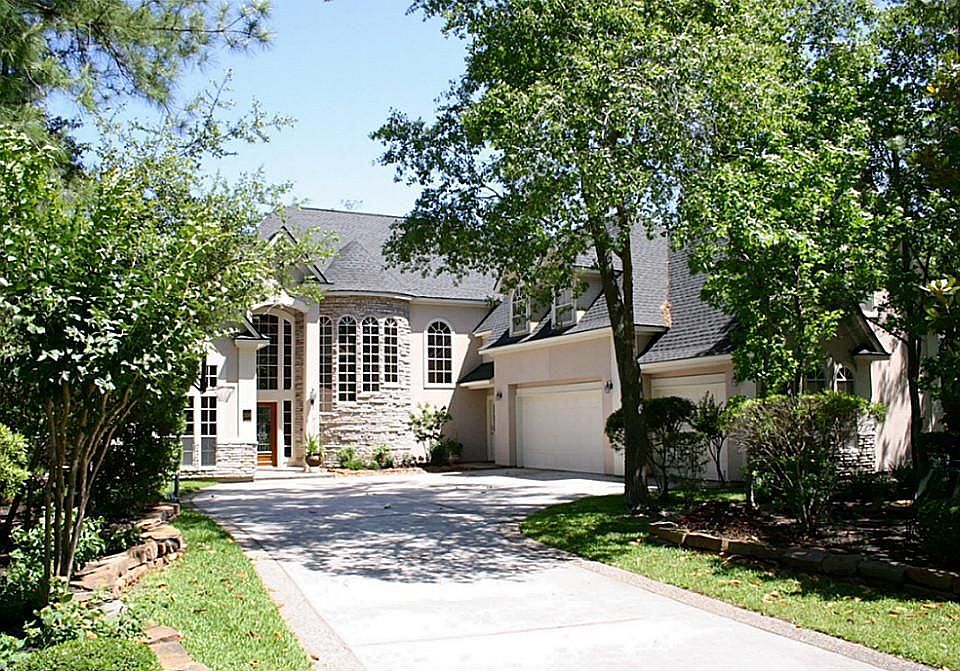 2nd image of 106 E Fairbranch Cir