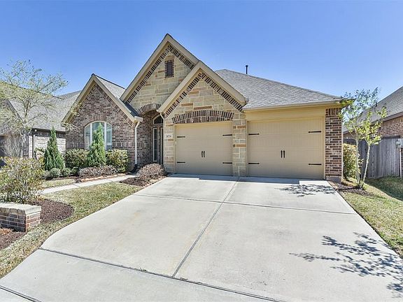 3rd image of 16734 Highland Country Dr
