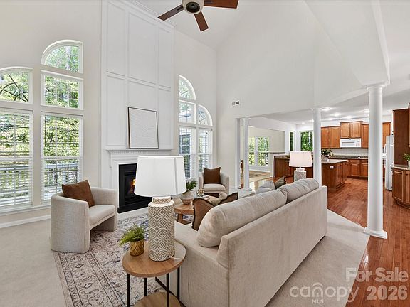 4th image of 4179 Buckingham Dr