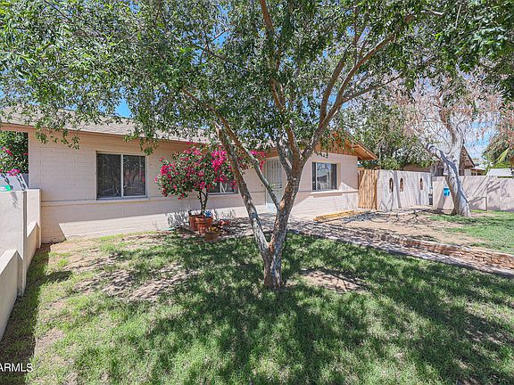2nd image of 3424 W Saint Moritz Ln