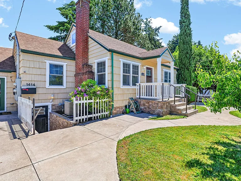 1414 NE 109th Ave #A — Photo 3