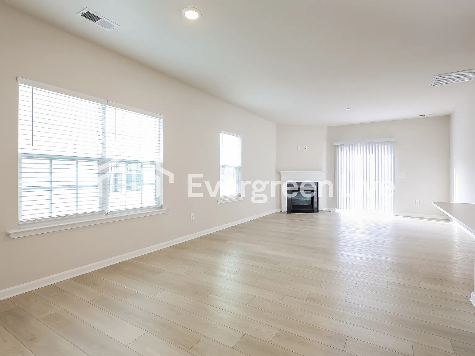 4 bed, 2.5 bath, 2158 sqft, $1,770 — Photo 4