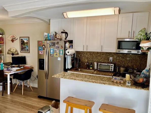 3245 Virginia St APT 14, Miami, FL 33133