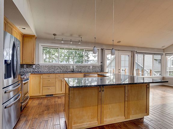 3rd image of 2180 Aurora Ct