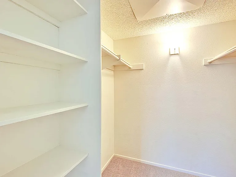 Hazelridge — Photo 15